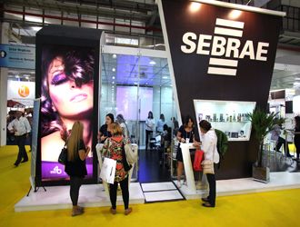 Estande do Sebrae apresenta soluções para os pequenos negócios do setor (Foto: Chico Ferreira)