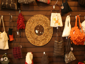 Espaço destinado ao artesanato já é tradicional na feira (Foto: Elias Eberhardt)