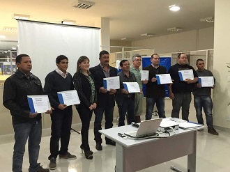Grupo recebeu os certificados na noite dessa segunda-feira (Foto: SEBRAE/RS)