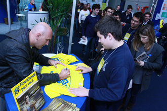 Nalbert ficou frente a frente com os visitantes (Foto: João Alves)